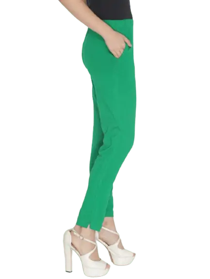 Lyra Women Solid Coloured Green Leggings